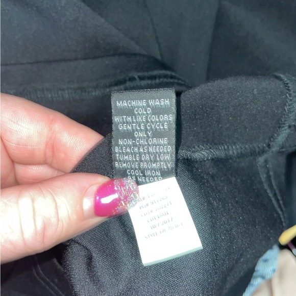 Torrid Embroidered  Rose Pencil Skirt - Picture 6 of 6